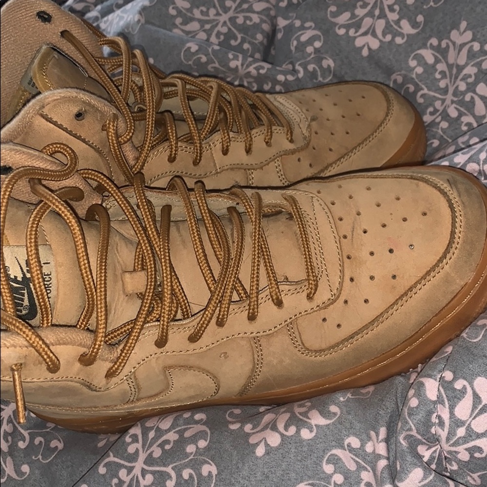 STILL AVAILABLE!!Nike shoes